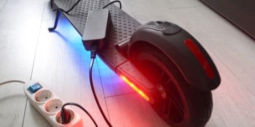How to charge an electric scooter battery at home?